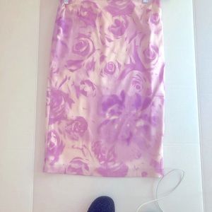 Tahari silk slim skirt size 8